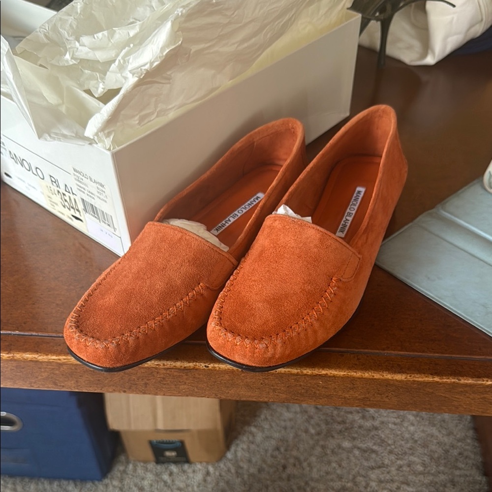 never worn manolo blahnik